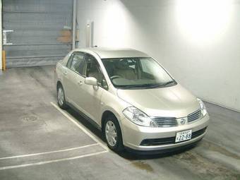 2005 Nissan Tiida Latio Photos