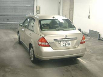 2005 Nissan Tiida Latio Pictures