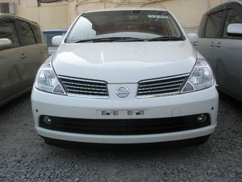 2005 Nissan Tiida Latio Photos