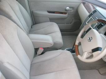 2005 Nissan Tiida Latio Images