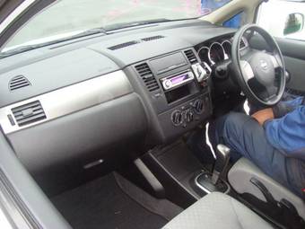 2005 Nissan Tiida Latio Pictures