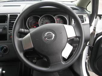 2005 Nissan Tiida Latio Pictures