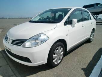 2005 Nissan Tiida Latio Photos