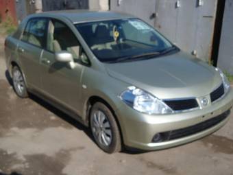 2005 Nissan Tiida Latio Photos