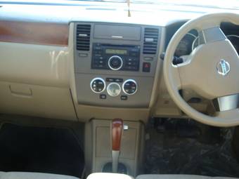 2005 Nissan Tiida Latio Pictures