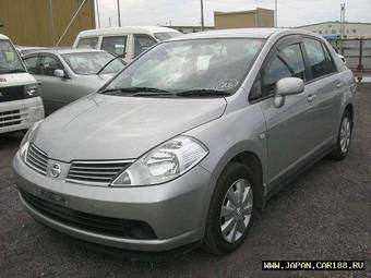 2005 Nissan Tiida Latio Photos