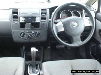 2005 Nissan Tiida Latio Pictures