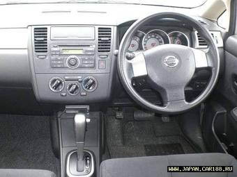 2005 Nissan Tiida Latio Pics