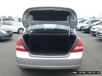 2005 Nissan Tiida Latio Photos