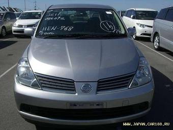 2005 Nissan Tiida Latio Photos