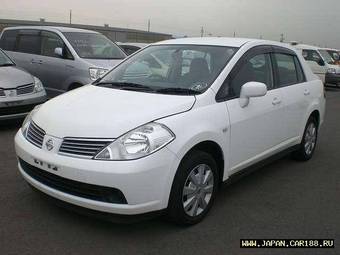 2005 Nissan Tiida Latio Photos