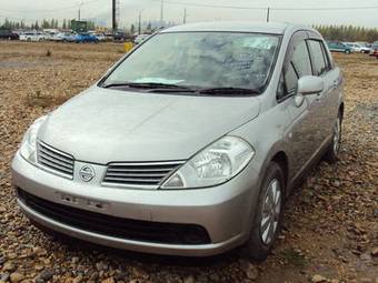 2005 Nissan Tiida Latio Pictures