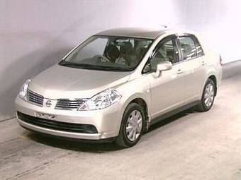 2006 Nissan Tiida Latio Photos