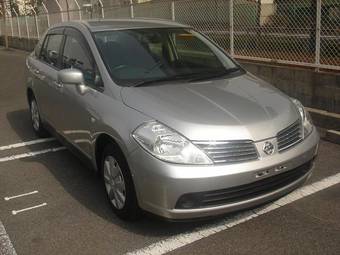 2006 Nissan Tiida Latio Photos