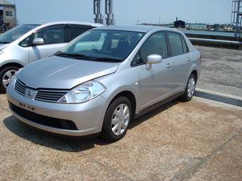 2006 Nissan Tiida Latio Photos