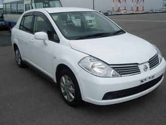 2006 Nissan Tiida Latio Photos