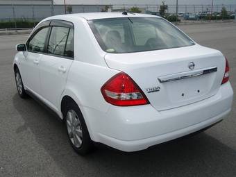 2006 Nissan Tiida Latio Wallpapers