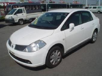 2006 Nissan Tiida Latio Photos