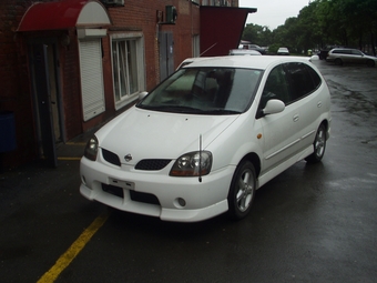 1998 Nissan Tino