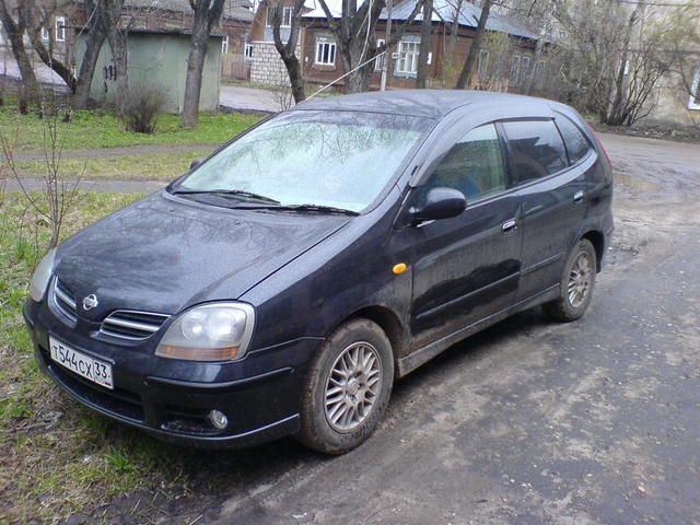 1998 Nissan Tino
