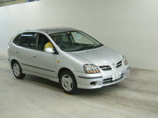 1998 Nissan Tino Photos