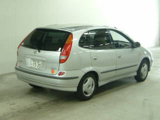 1998 Nissan Tino Photos