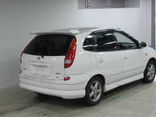 1998 Nissan Tino Pictures