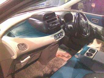 1998 Nissan Tino Photos