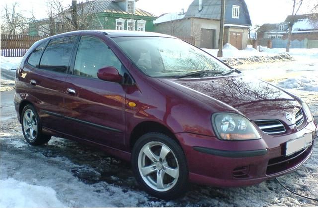 1998 Nissan Tino