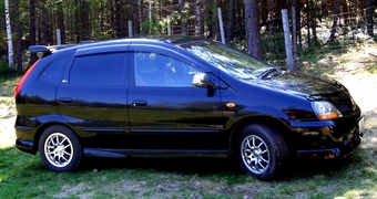 1999 Nissan Tino