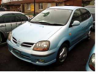 1999 Nissan Tino