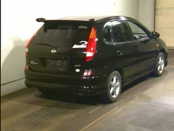 1999 Nissan Tino