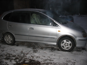 1999 Nissan Tino