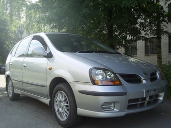 1999 Nissan Tino