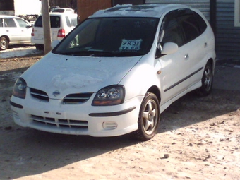 1999 Nissan Tino