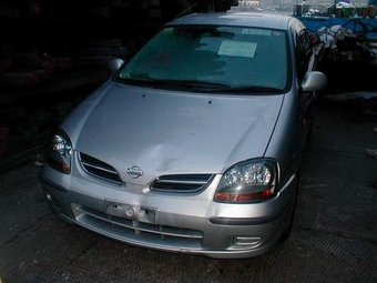 1999 Nissan Tino