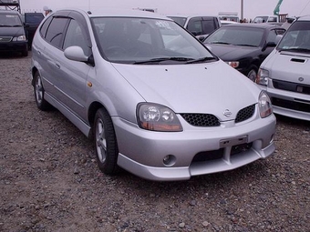1999 Nissan Tino