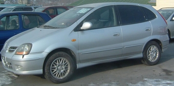 1999 Nissan Tino