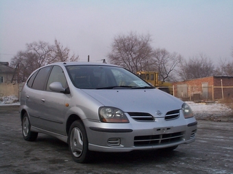 Nissan Tino