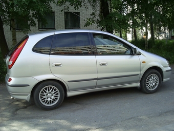 1999 Nissan Tino