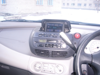 Nissan Tino