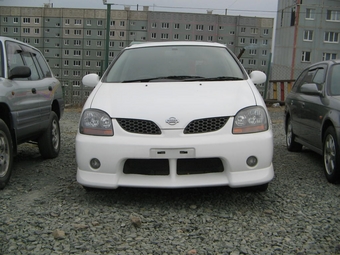 1999 Nissan Tino