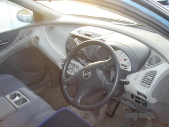 Nissan Tino