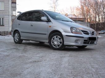 1999 Nissan Tino
