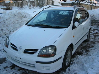 1999 Nissan Tino