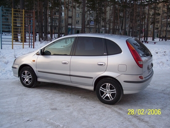 1999 Nissan Tino