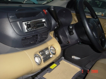 Nissan Tino