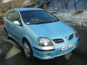 1999 Nissan Tino