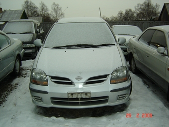 1999 Nissan Tino