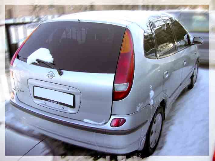1999 Nissan Tino